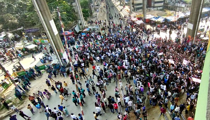নানা ঘটনায় চারদিকে অসন্তোষ নানা ঘটনায় চারদিকে অসন্তোষ