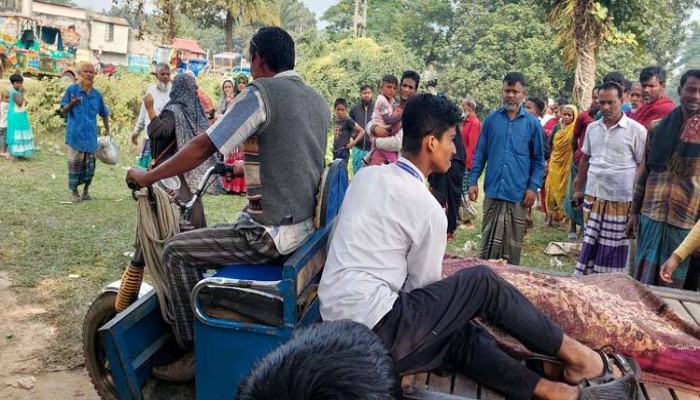 সন্তান কোলে নিয়ে ট্রেনের নিচে ঝাঁপ মায়ের, প্রাণ গেলো দুজনের সন্তান কোলে নিয়ে ট্রেনের নিচে ঝাঁপ মায়ের, প্রাণ গেলো দুজনের