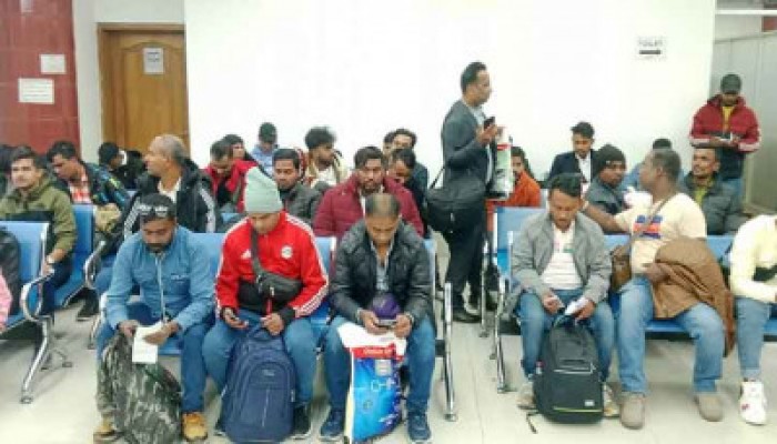 লেবানন থেকে দেশে ফিরেছেন আরও ৯৪ বাংলাদেশি লেবানন থেকে দেশে ফিরেছেন আরও ৯৪ বাংলাদেশি