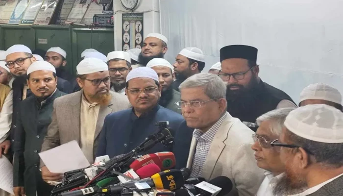 চরমোনাই পীরের সঙ্গে মির্জা ফখরুলের বৈঠক চরমোনাই পীরের সঙ্গে মির্জা ফখরুলের বৈঠক