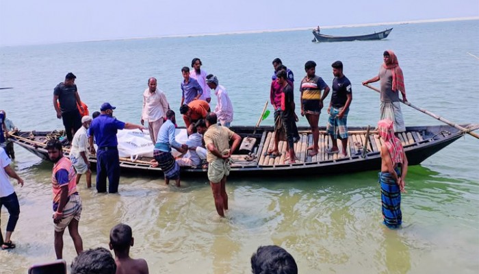পদ্মায় ঘুরতে গিয়ে নৌকা ডুবিতে স্বামী-স্ত্রীর মৃত্যু পদ্মায় ঘুরতে গিয়ে নৌকা ডুবিতে স্বামী-স্ত্রীর মৃত্যু