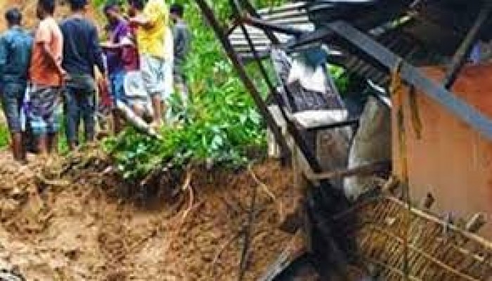 সিলেটে টিলা ধসে একই পরিবারের ৪ জনের মৃত্যু সিলেটে টিলা ধসে একই পরিবারের ৪ জনের মৃত্যু