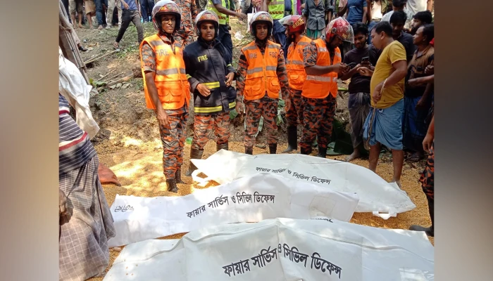 সড়কে বাড়ছে মৃত্যুর মিছিল সড়কে বাড়ছে মৃত্যুর মিছিল