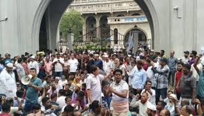 নগর ভবন খুলে দেবেন ইশরাকের সমর্থকরা নগর ভবন খুলে দেবেন ইশরাকের সমর্থকরা