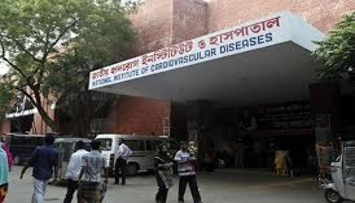 বাক্সবন্দি মেশিন এখন চায়ের টেবিল বাক্সবন্দি মেশিন এখন চায়ের টেবিল