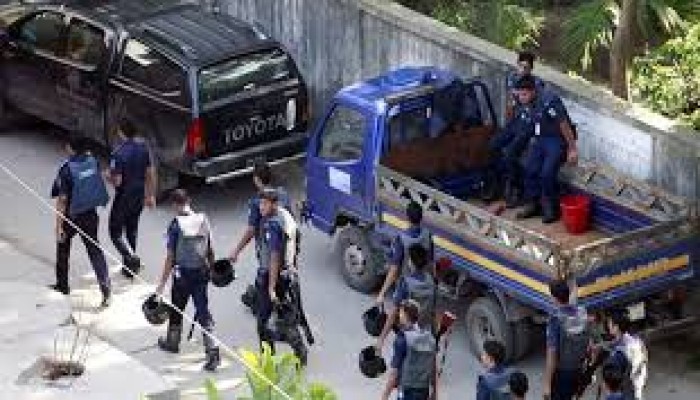 গাড়ির অভাবে কমে গেছে পুলিশি টহল গাড়ির অভাবে কমে গেছে পুলিশি টহল
