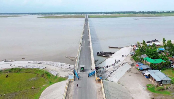 তিস্তা সেতুতে খুলবে উন্নয়নের দ্বার তিস্তা সেতুতে খুলবে উন্নয়নের দ্বার