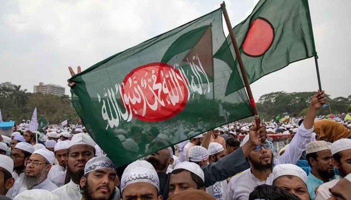ডানপন্থী রাজনীতিতে বেড়েছে দৃশ্যমানতা ডানপন্থী রাজনীতিতে বেড়েছে দৃশ্যমানতা