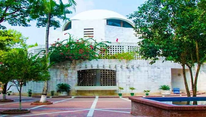 টুঙ্গিপাড়ায় ছিল কড়া নিরাপত্তা টুঙ্গিপাড়ায় ছিল কড়া নিরাপত্তা