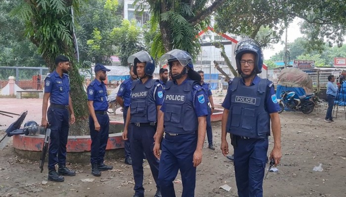 টাঙ্গাইলে দু’পক্ষের পাল্টাপাল্টি সমাবেশ ঘিরে ১৪৪ ধারা টাঙ্গাইলে দু’পক্ষের পাল্টাপাল্টি সমাবেশ ঘিরে ১৪৪ ধারা