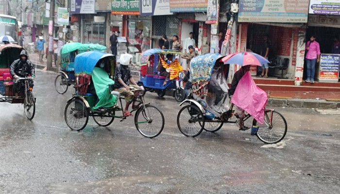 রাজধানীসহ কয়েক স্থানে ভারী বৃষ্টি রাজধানীসহ কয়েক স্থানে ভারী বৃষ্টি